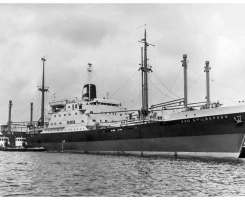 Terugkeer de 'Van Spilbergen' (Bnr. 114) van de proefvaart op 24 juli 1958.