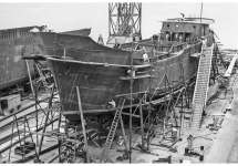 Bouwnummer 22: 'Meratus' 1953 - Verdere opbouw van het casco op de Westhelling