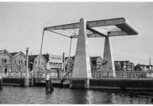 Bnr. 713 'Westerhavenbrug Schiedam' 1937, de brug in later jaren.