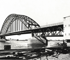 Bnr. 748: Bascules en aanrijbrug ' Brug over de Noord' 1939