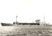 Co. 472: W.D. Seaway (1963) 'Zuigbuis buiten boord, te zien aan signaalballen en cilinders in de mast'.