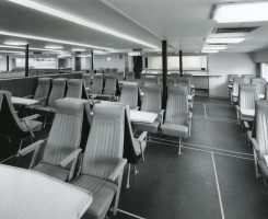 Een overzicht van een deel van het passagiersverblijf voor de overtocht (Dover-Calais) van de 'Free Enterprise III'.