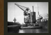 Bnr. 563 10 tons drijvende grijper kraan voor Rotterdamse haven