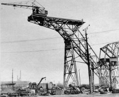 Overzicht 'Werf Gusto' in 1929 met in aanbouw een drijvende kraan voor 'Werkspoor'.